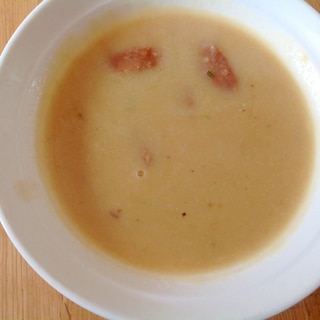 白インゲン豆とジャガイモのスープ